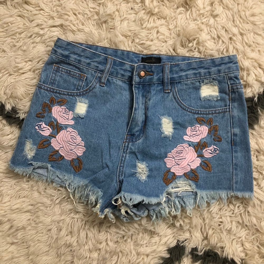 Lulus high waisted embroidered shorts